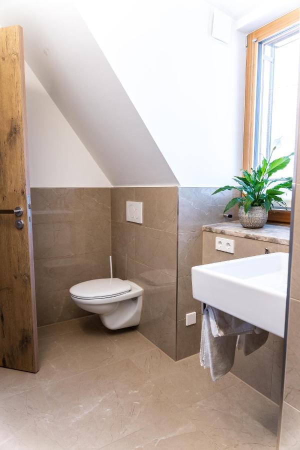 4 Apartments Im Hof By Gasthof Linde アルプシュタット エクステリア 写真