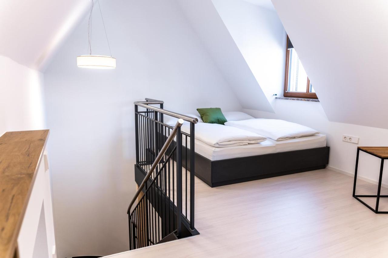 4 Apartments Im Hof By Gasthof Linde アルプシュタット エクステリア 写真