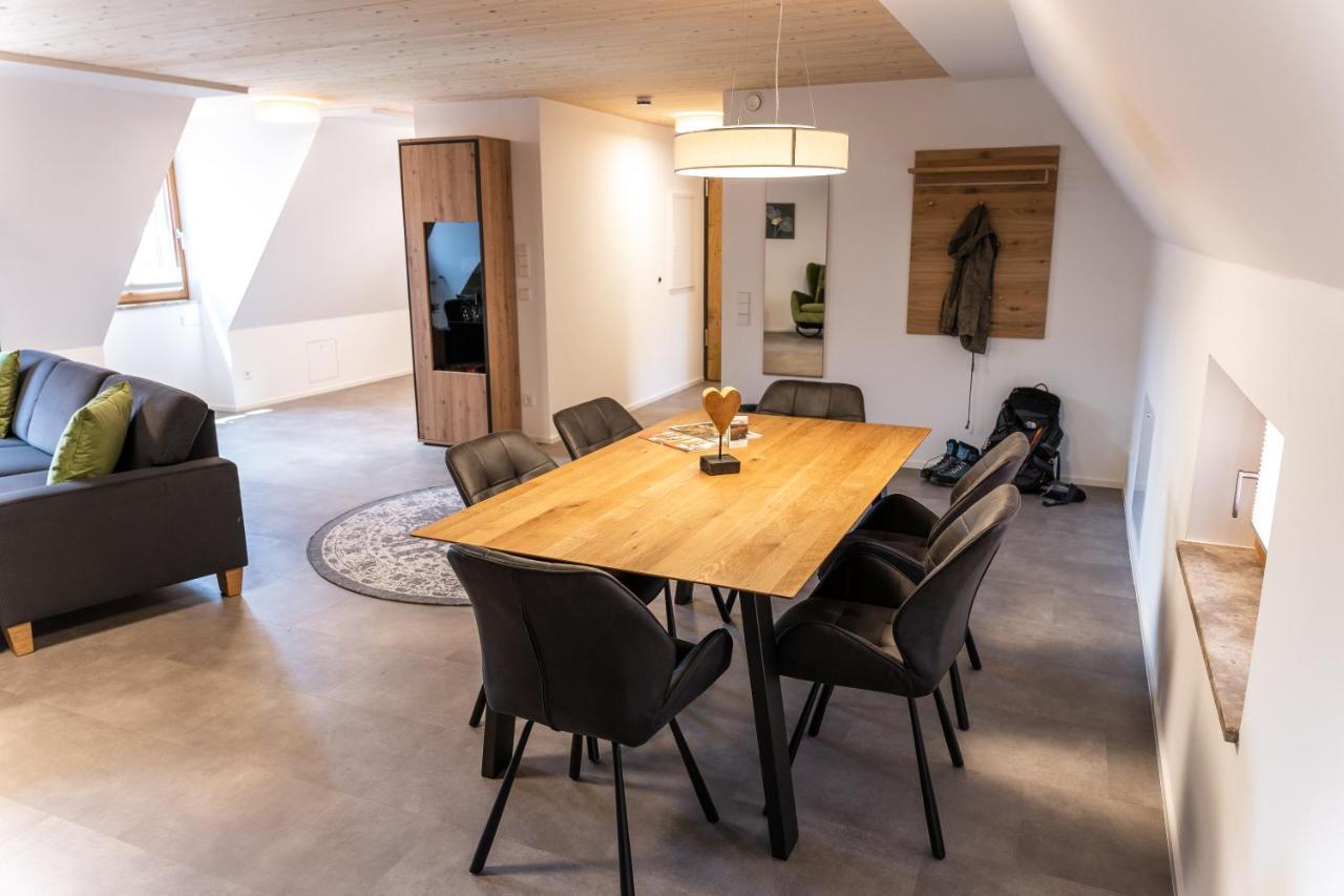 4 Apartments Im Hof By Gasthof Linde アルプシュタット エクステリア 写真