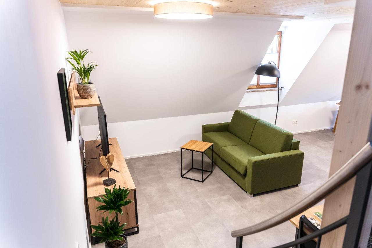 4 Apartments Im Hof By Gasthof Linde アルプシュタット エクステリア 写真